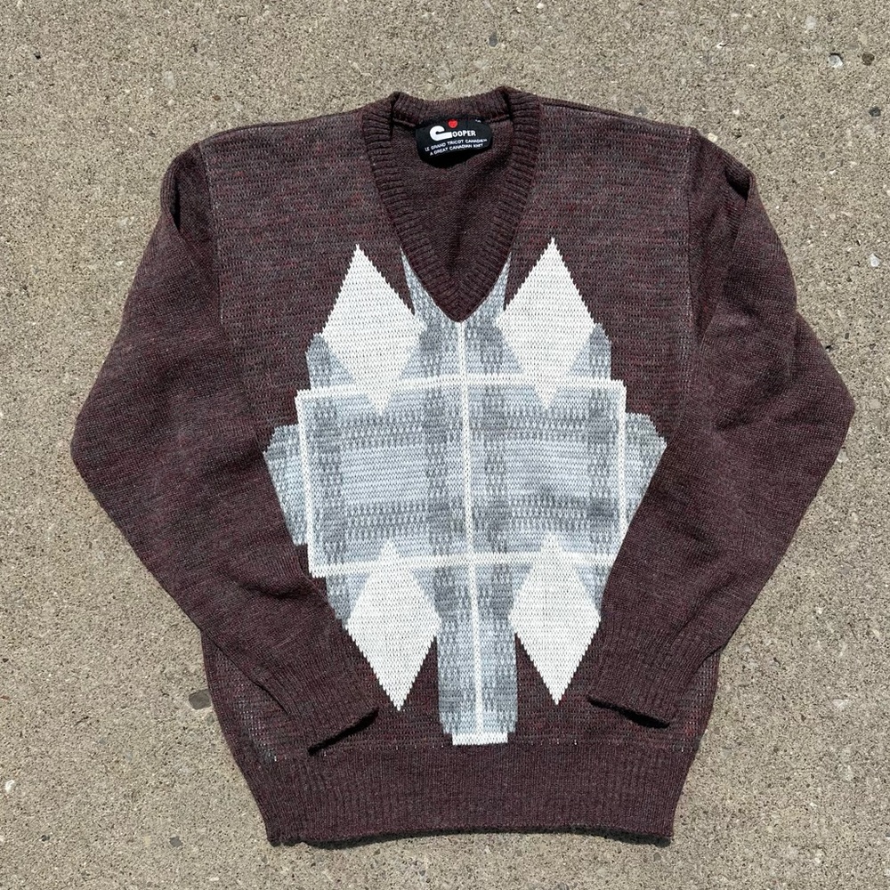 Cooper V-neck Sweater Size Large